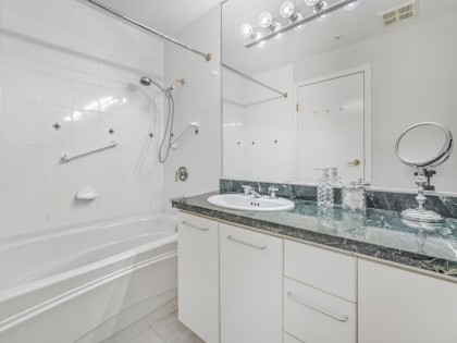 Photo 15 at 18C - 139 Drake Street, Yaletown, Vancouver West