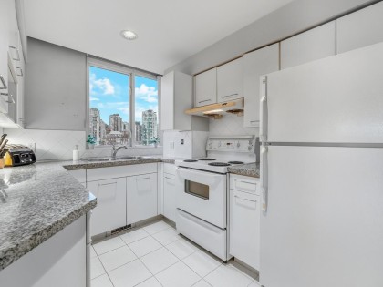 Photo 8 at 18C - 139 Drake Street, Yaletown, Vancouver West