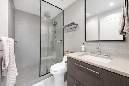 Photo 13 at 528 W 30th Avenue, Cambie, Vancouver West