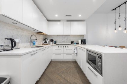 Photo 7 at 528 W 30th Avenue, Cambie, Vancouver West