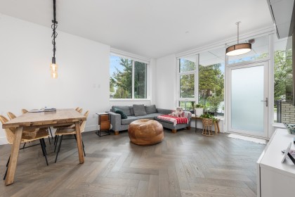 Photo 4 at 528 W 30th Avenue, Cambie, Vancouver West