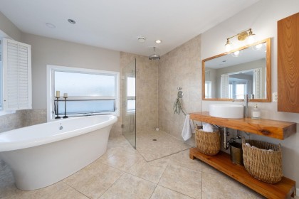 Photo 6 at A27 - 415 W Esplanade Avenue, Lower Lonsdale, North Vancouver