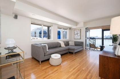 Photo 14 at A27 - 415 W Esplanade Avenue, Lower Lonsdale, North Vancouver