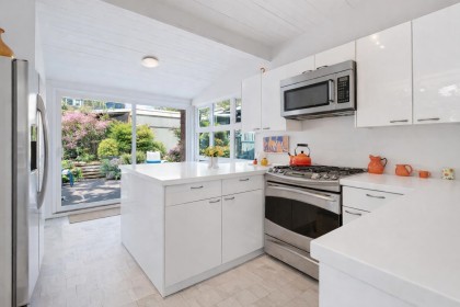 Photo 8 at 2433 Mathers Avenue, Dundarave, West Vancouver