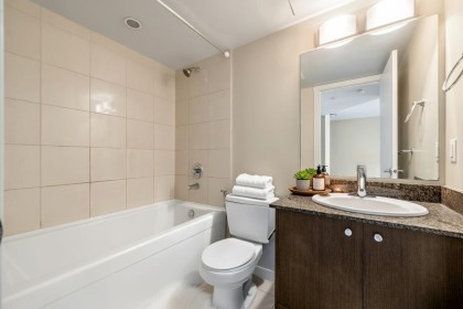 Photo 8 at 1606 - 1212 Howe Street, Downtown VW, Vancouver West