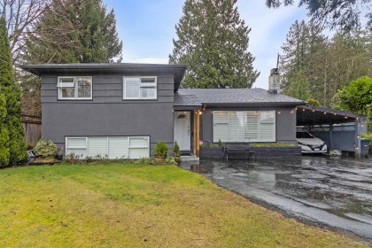 Photo 2 at 3020 Thorncliffe Drive, Edgemont, North Vancouver