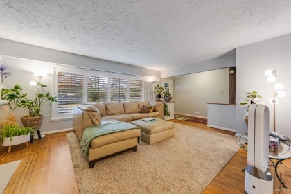 Photo 7 at 3020 Thorncliffe Drive, Edgemont, North Vancouver