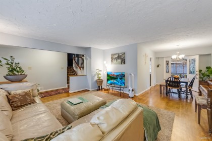 Photo 5 at 3020 Thorncliffe Drive, Edgemont, North Vancouver