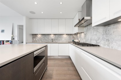 Photo 5 at 310 - 6333 W Boulevard, Kerrisdale, Vancouver West