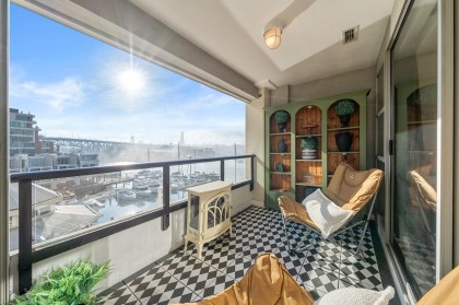 Photo 16 at 302 - 1008 Beach Avenue, Yaletown, Vancouver West