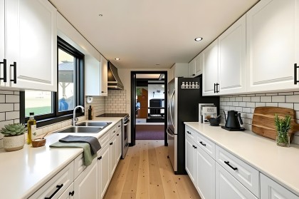 Photo 27 at 560 Craigmohr Drive, Glenmore, West Vancouver