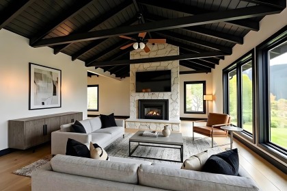 Photo 9 at 560 Craigmohr Drive, Glenmore, West Vancouver