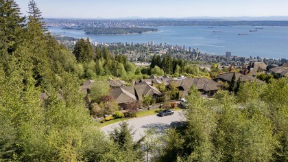 Photo 2 at 2307 Kadlec Court, Whitby Estates, West Vancouver