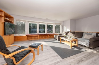 Photo 2 at 2644 Kilmarnock Crescent, Westlynn Terrace, North Vancouver