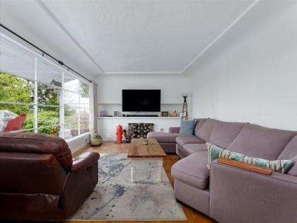 Photo 4 at 322 E 25th Street, Upper Lonsdale, North Vancouver