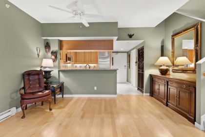 Photo 12 at 1053 Marinaside Crescent, Yaletown, Vancouver West