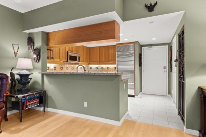 Photo 15 at 1053 Marinaside Crescent, Yaletown, Vancouver West