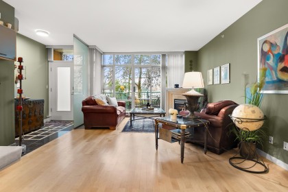 Photo 11 at 1053 Marinaside Crescent, Yaletown, Vancouver West