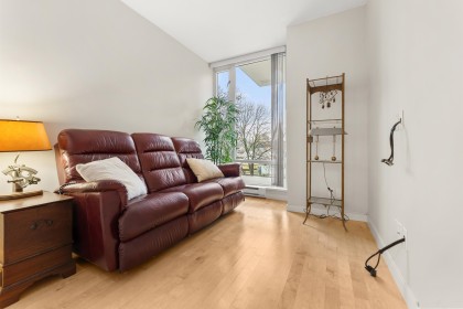 Photo 25 at 1053 Marinaside Crescent, Yaletown, Vancouver West