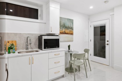 Photo 10 at 3812 W 15th Avenue, Point Grey, Vancouver West