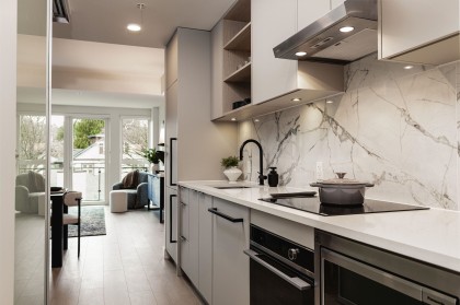 Photo 4 at 419 - 422 E 3rd Street, Lower Lonsdale, North Vancouver