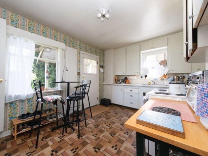 Photo 10 at 8510 Montcalm Street, Marpole, Vancouver West