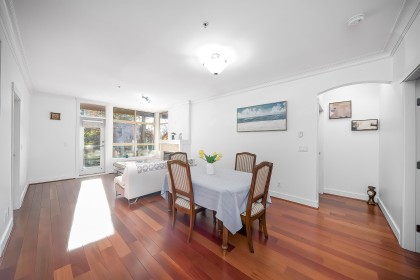 Photo 3 at 212 - 6333 Larkin Drive, University VW, Vancouver West