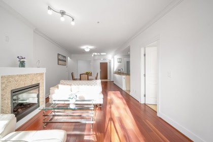 Photo 4 at 212 - 6333 Larkin Drive, University VW, Vancouver West