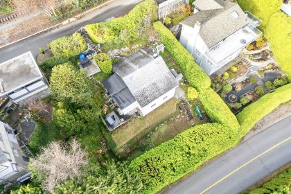 Photo 9 at 3575 Sunset Lane, West Bay, West Vancouver