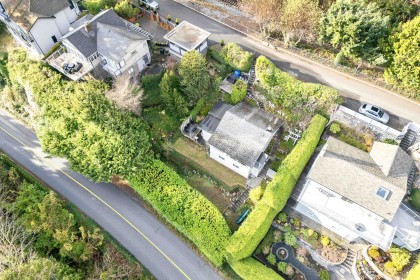 Photo 8 at 3575 Sunset Lane, West Bay, West Vancouver