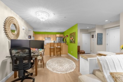 Photo 9 at 104 - 3750 Edgemont Boulevard, Edgemont, North Vancouver