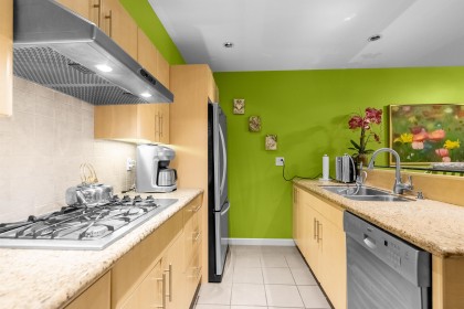 Photo 11 at 104 - 3750 Edgemont Boulevard, Edgemont, North Vancouver