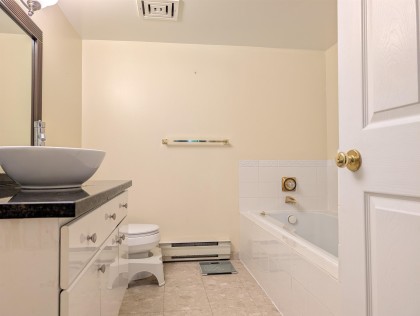 Photo 11 at 104 - 5880 Hampton Place, University VW, Vancouver West