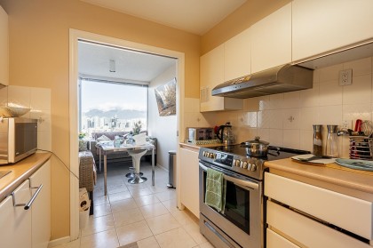 Photo 13 at 802 - 2668 Ash Street, Fairview VW, Vancouver West