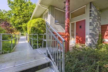 Photo 3 at 2575 Queens Avenue, Queens, West Vancouver
