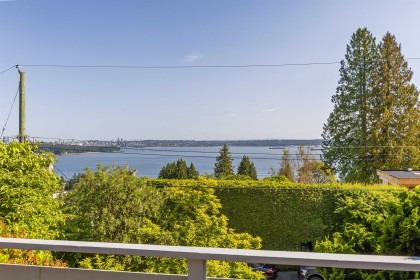 Photo 1 at 2575 Queens Avenue, Queens, West Vancouver