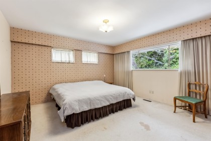 Photo 20 at 2575 Queens Avenue, Queens, West Vancouver