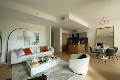 Photo 3 at 1577 W 57th Avenue, South Granville, Vancouver West