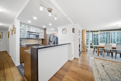 Photo 17 at 1106 - 980 Cooperage Way, Yaletown, Vancouver West