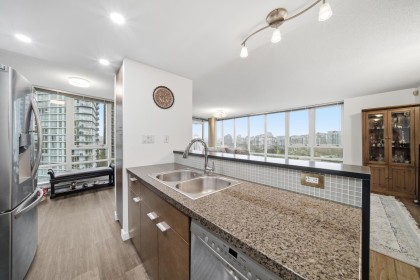 Photo 16 at 1106 - 980 Cooperage Way, Yaletown, Vancouver West