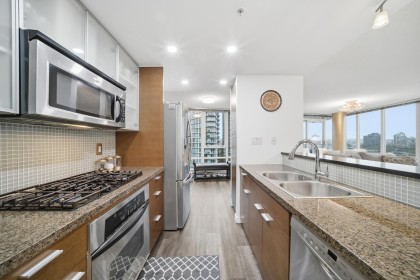 Photo 14 at 1106 - 980 Cooperage Way, Yaletown, Vancouver West