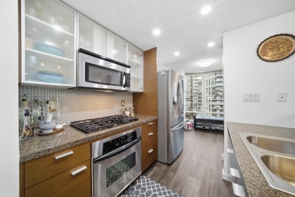 Photo 15 at 1106 - 980 Cooperage Way, Yaletown, Vancouver West