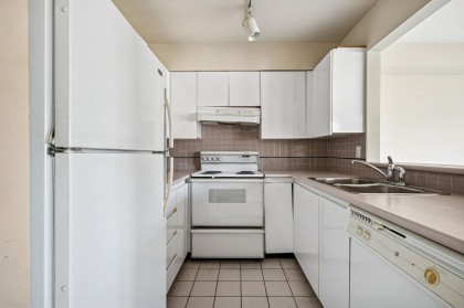 Photo 12 at 304 - 1989 W 1st Avenue, Kitsilano, Vancouver West