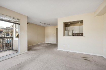 Photo 7 at 304 - 1989 W 1st Avenue, Kitsilano, Vancouver West