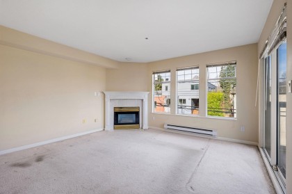 Photo 5 at 304 - 1989 W 1st Avenue, Kitsilano, Vancouver West