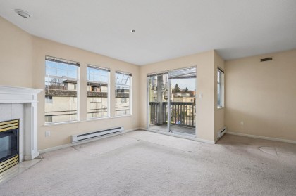 Photo 4 at 304 - 1989 W 1st Avenue, Kitsilano, Vancouver West