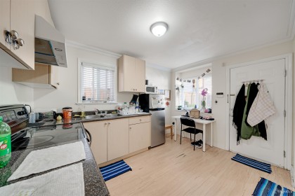 Photo 16 at 7531 Oak Street, South Granville, Vancouver West