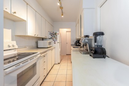 Photo 4 at 312 - 235 Keith Road, Cedardale, West Vancouver