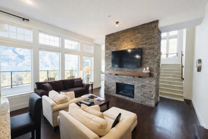 Photo 3 at 700 Ocean Crest Drive, Furry Creek, West Vancouver