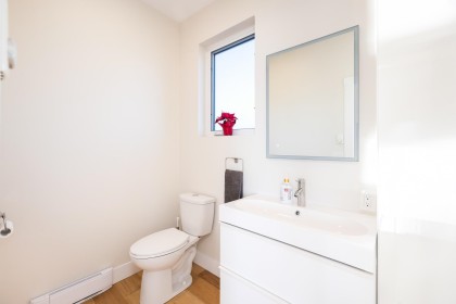 Photo 23 at JNW04 - 415 Esplanade W, Lower Lonsdale, North Vancouver